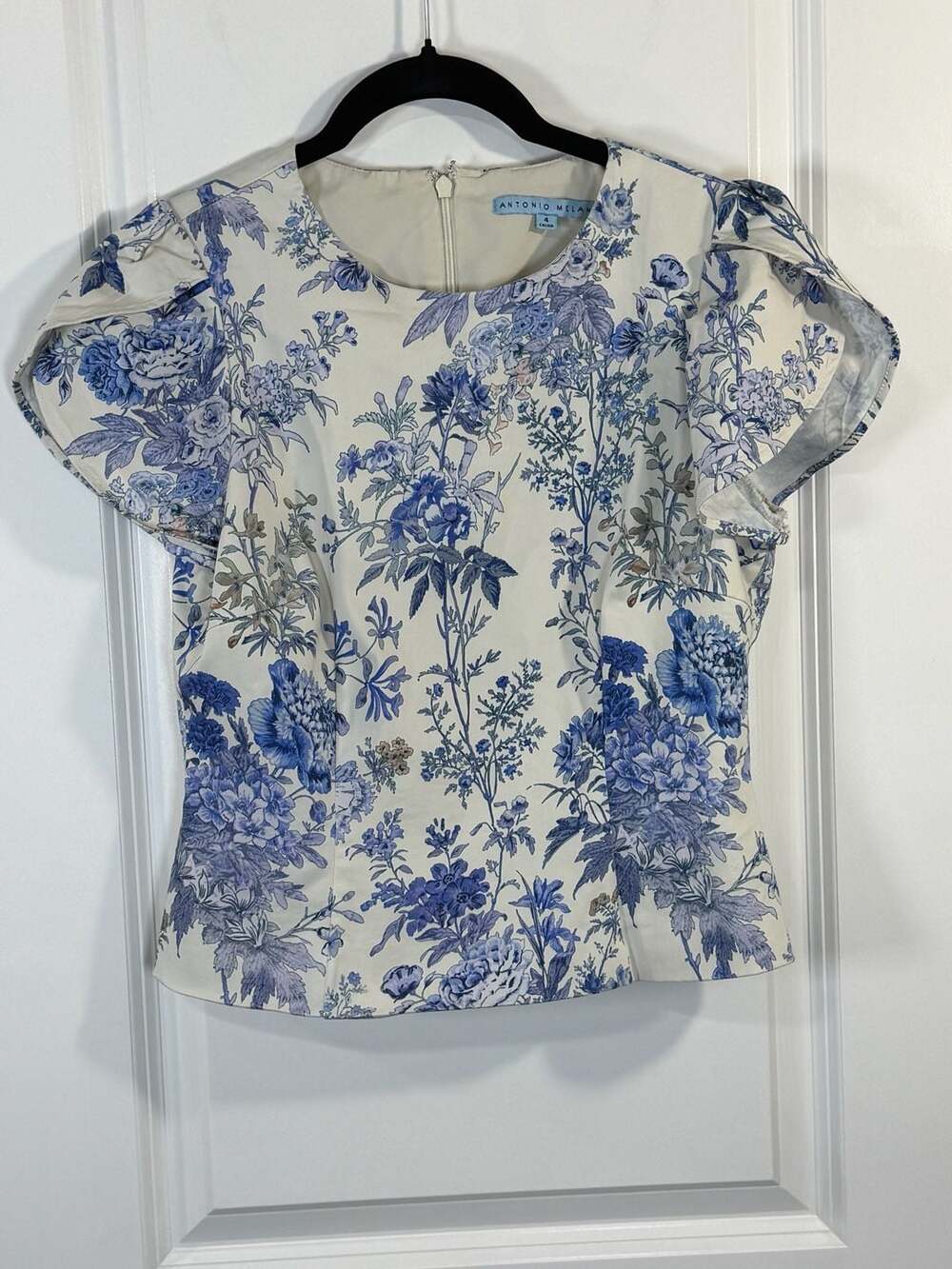 Antonio Melani Blue Floral Flutter Sleeve Blouse Size 4